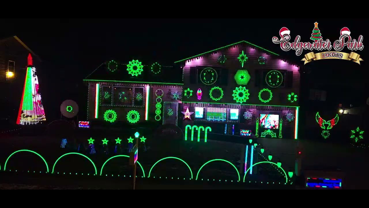 2025 Jojo Siwa - Santa Claus is Coming To Town