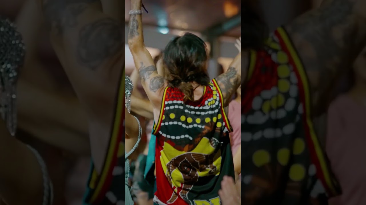 Everybody freeze! Filmed live at Bali Spirit Festival