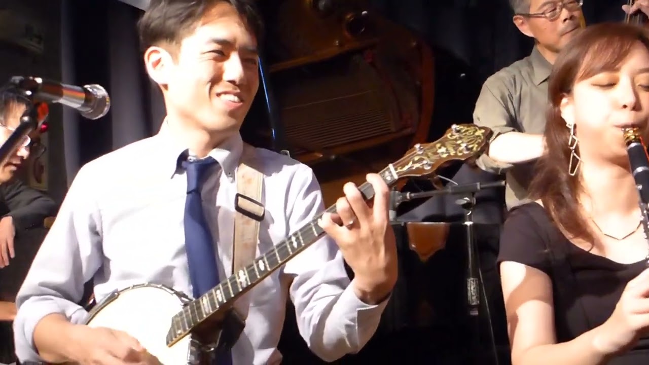 Bourbon Street Parade - Float Me Down The River - New Orleans Jazz Hounds