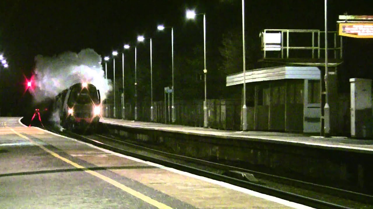 Unrebuilt Bullied Light Pacific 34067 Tangmere drifts through Wivelsfield 10:15 pm 19/03/11