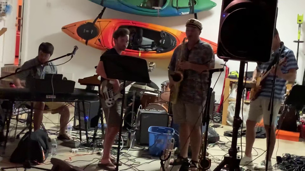 Charlie&rsquo;s Garage Band - Escape