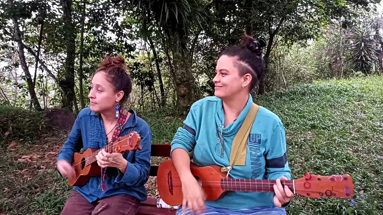 Julia y Sirani El Ahualulco..