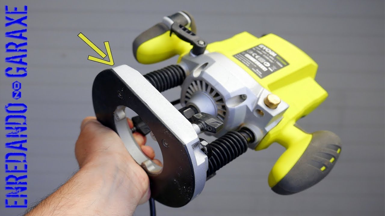 Why that straight edge in the plunge router base?