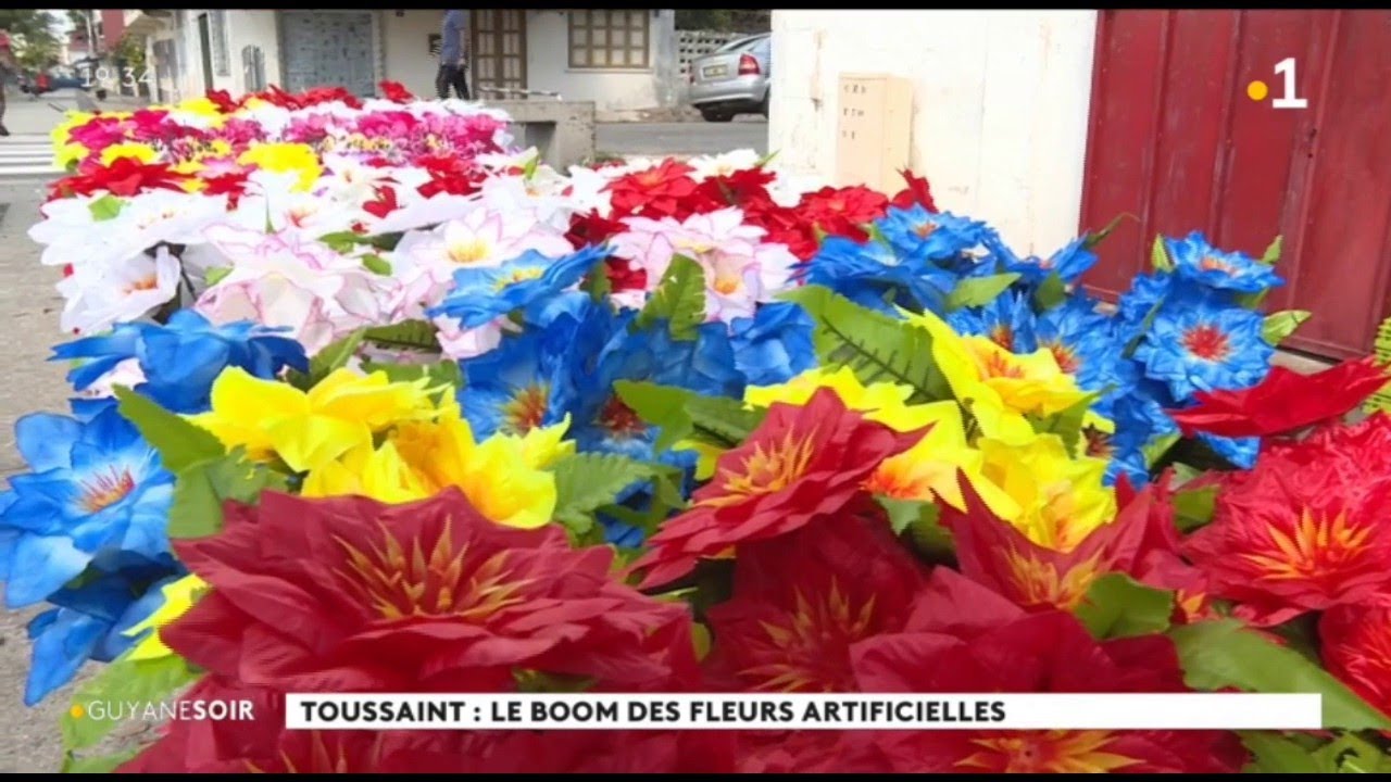 Toussaint : le boom des fleurs artificielles