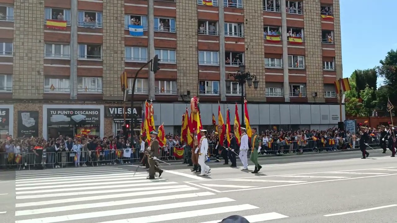 Desfile Día de las Fuerzas Armadas Oviedo 2024 -Desfile a pie-