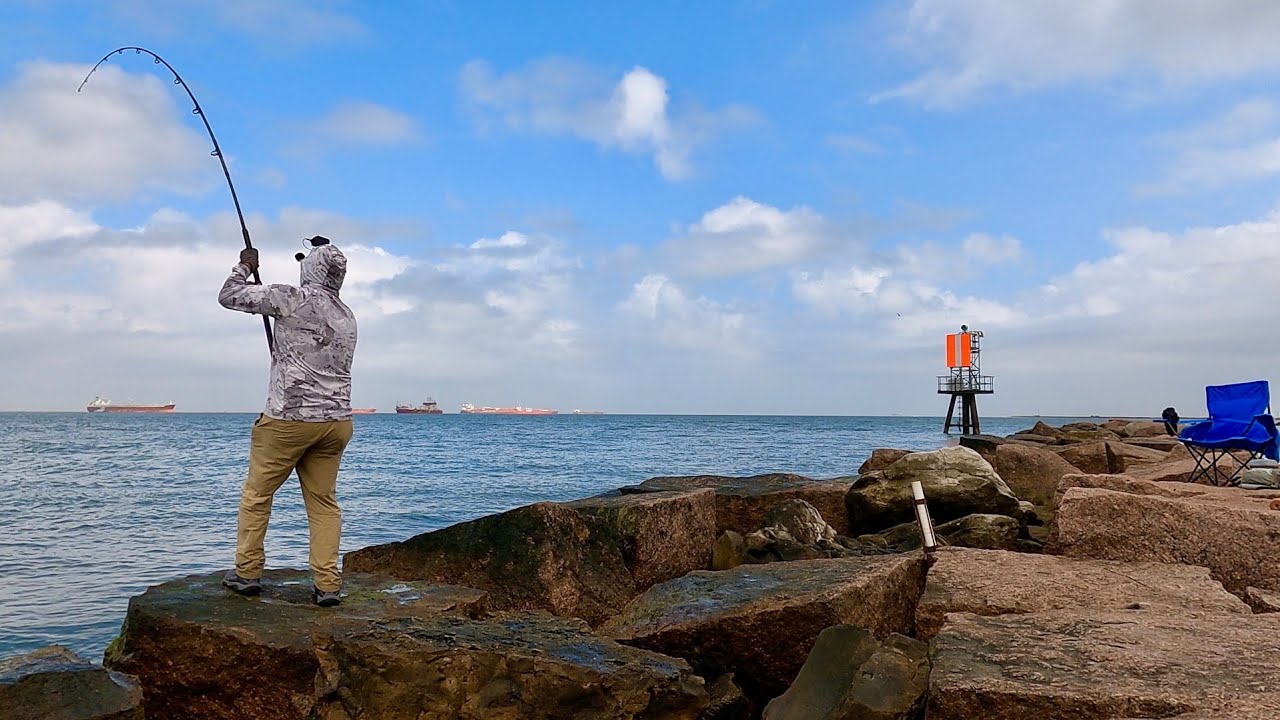 Galveston Jetty: These were big fish and hard to catch (S7 E60)