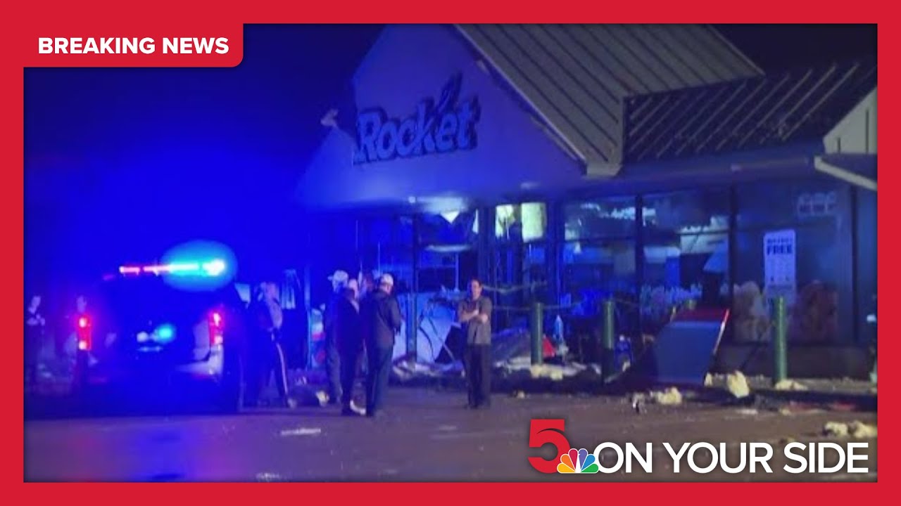 Gas station, Burger King destroyed in Villa Ridge, Missouri, after apparent tornado