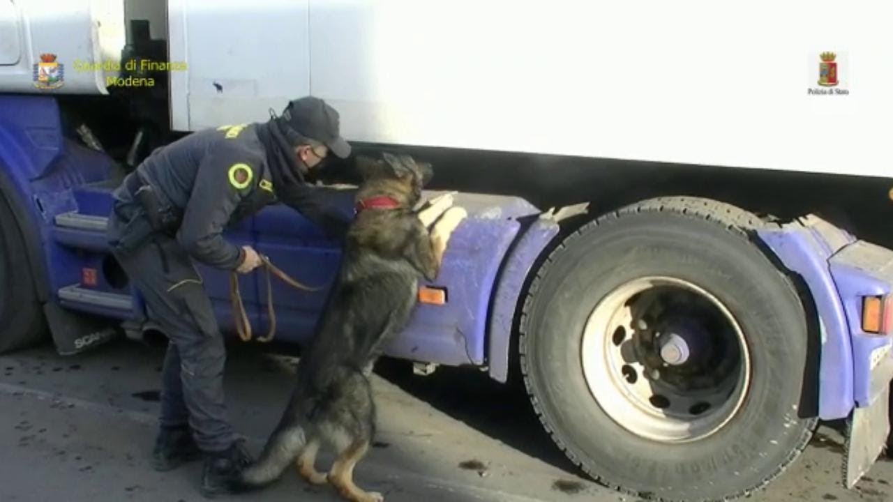 Modena, Finanza e Polstrada Modena Nord: recuperati 22 chili di cocaina