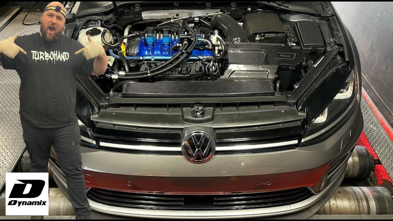 Полностью собранный VW Golf R развивает мощность в 700 лошадиных сил