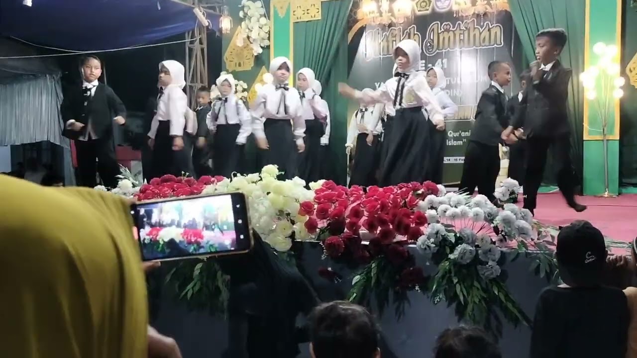 Ayuk kita masuk kelas yuk