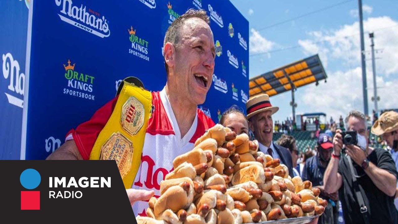 Joey Chestnut marca nuevo récord en concurso de comer hot dogs; se comió 76