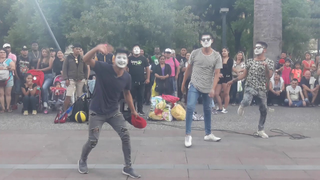 Los Mimos Acróbatas Perú - (Bailame Parodia) Santiago De Chile 2018