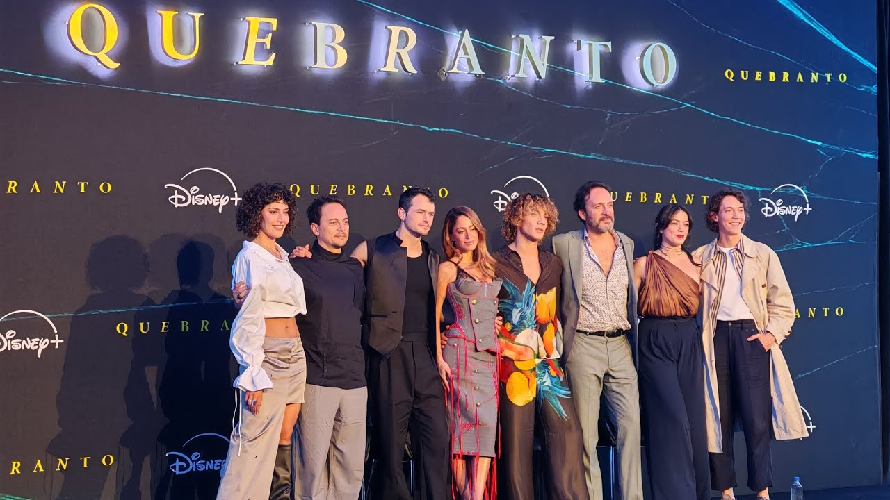 Llegada de elenco de Quebranto a su conferencia 