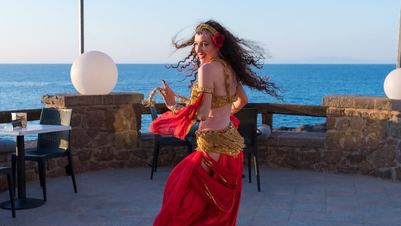 SAHAR SAMARA #dancemusic   #saidi  #Bistrot  Oriental Le Cabaret Rouge   Hassan Artist #baston belly