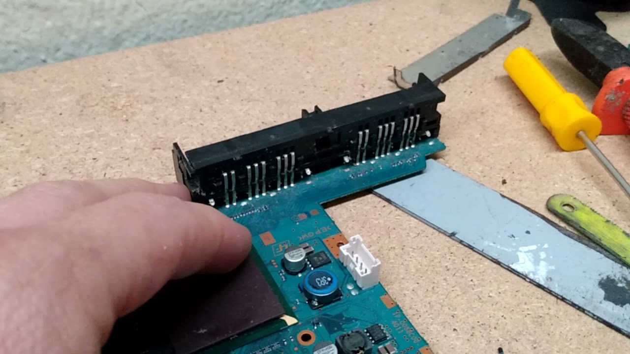 PLAYSTATION 2 PORTATIL NOVO PROJETO PARTE 2 - ABRINDO O PS2 E SOLDANDO MEMORY CARD
