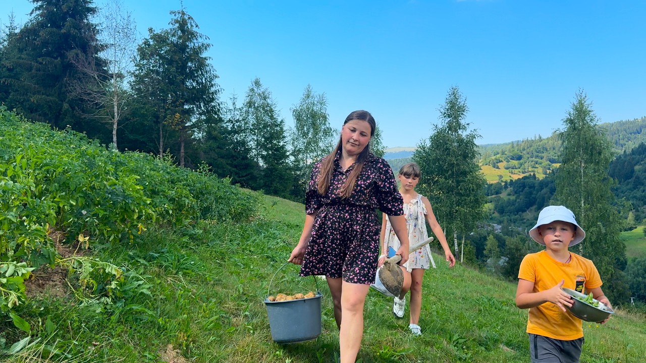 Village Life in the Carpathians 🍄 Fresh Potatoes, Mushrooms and Outdoor Cooking