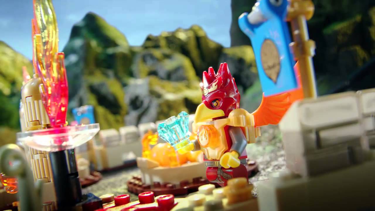LEGO&reg; CHIMA&trade; - Flying Phoenix Fire Temple vs. Maula&rsquo;s Ice Mammoth Stomper