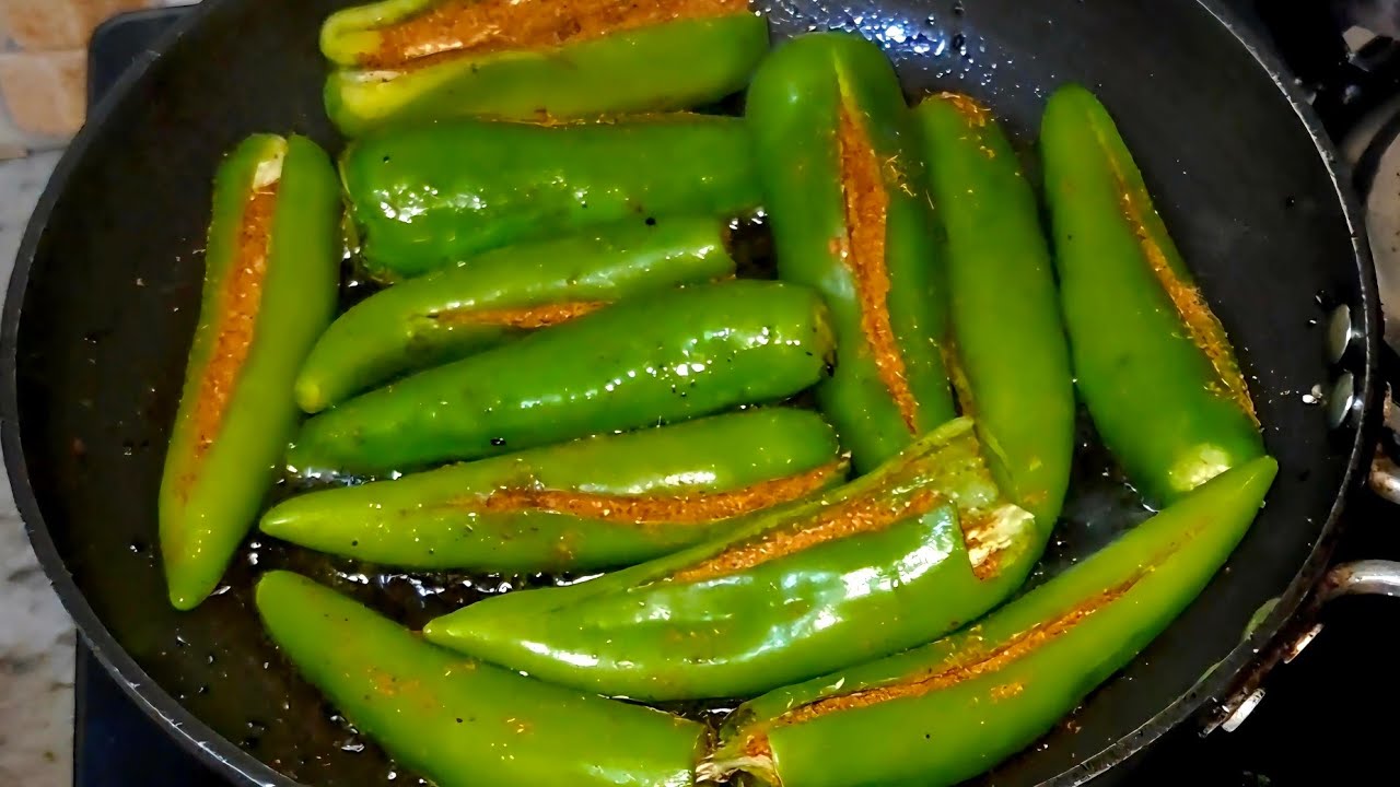 चटपटी भरवा हरि मिर्च रेसिपी।Tasty and delicious Bharwa Mirch recipe। Stuffed green chillies