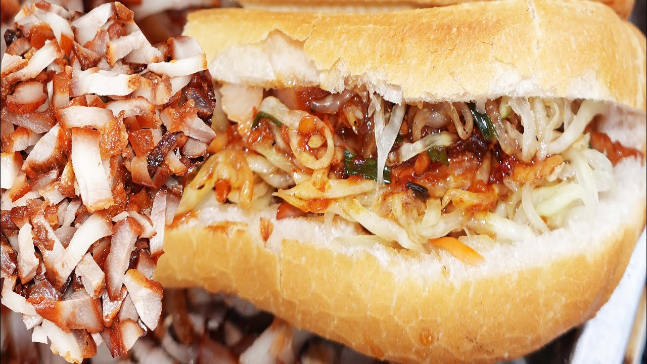 Amazing Street Bread Salesgirl, Trying Cambodian Styled Sandwiches, Khmer Street Food Part 4