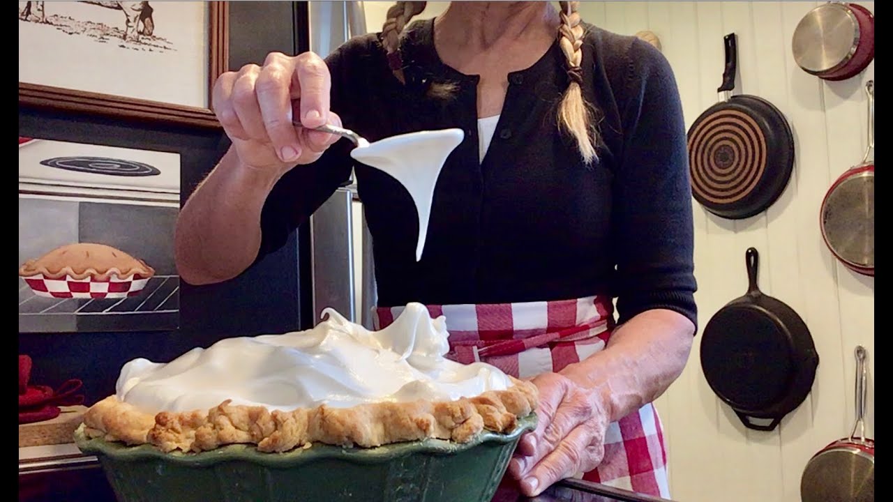 Stay Calm and Bake Pie,  Episode 3: Banana Cream