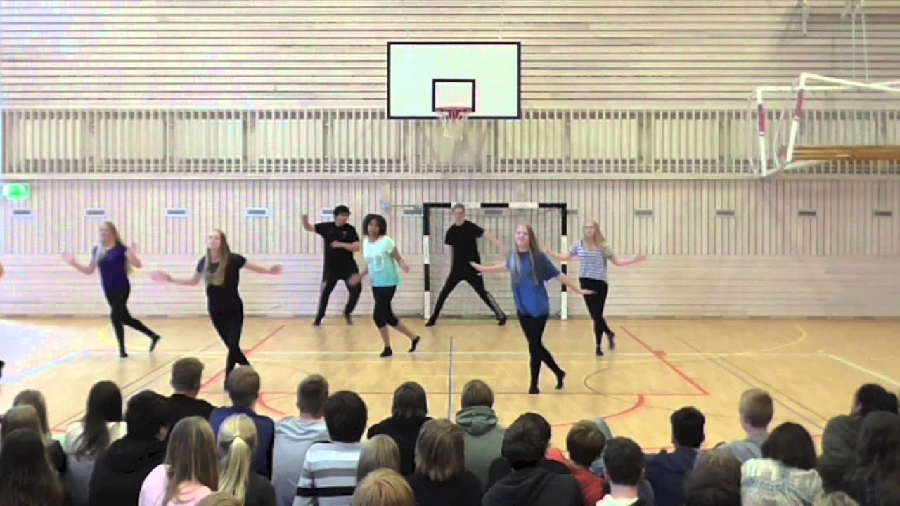 IES Bromma Dance Performance 2014 9C - 01