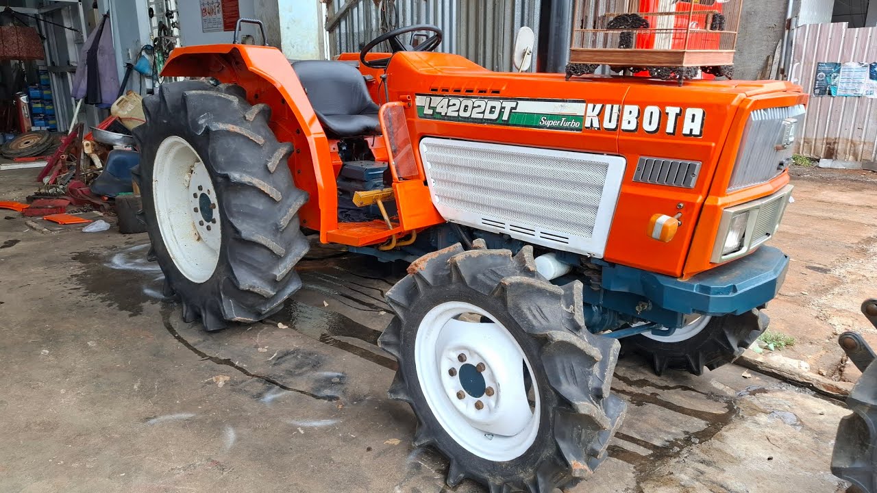 Báo giá máy cày Kubota L4202 DT nhật bãi mới về nông cơ trí linh số trong phần mô tả.
