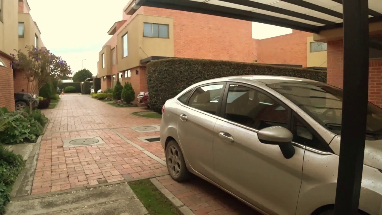 CASA EN VENTA ARRAYANES BOGOTÁ $710'000.000