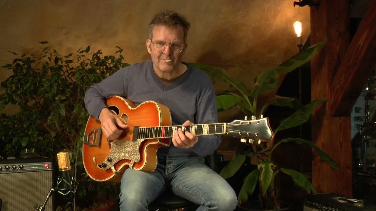 Hoyer Broadway Archtop guitar from c. 1962 presented by Vintage Guitar Oldenburg and Martin Flindt