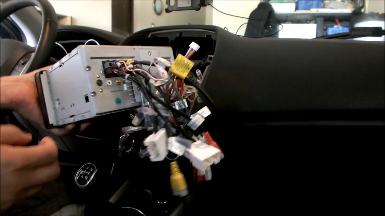 ASX 2013 Dismantling the factory radio