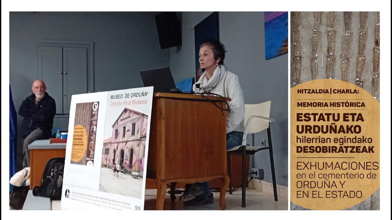 Los antropólogos forenses Paco Etxeberria y Lourdes Herrasti en el Museo de Orduña