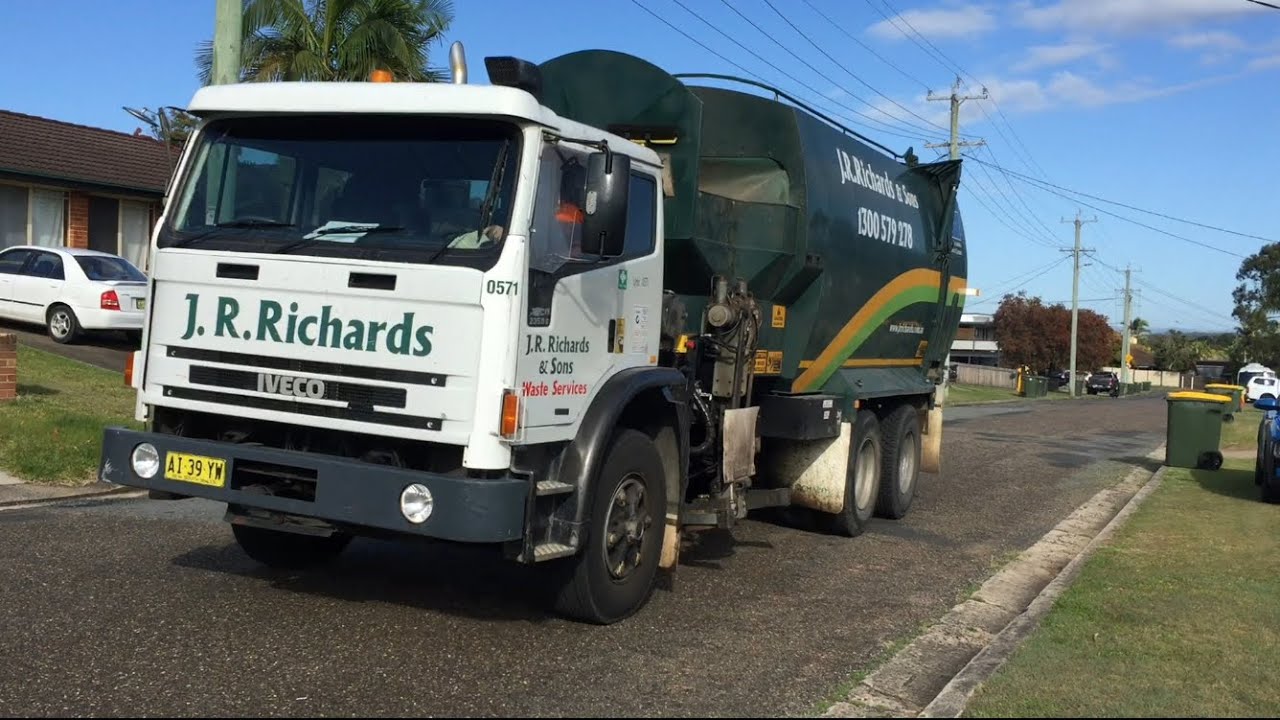 Port Macquarie Garbage Truck #0571 (Spare truck from old contract)