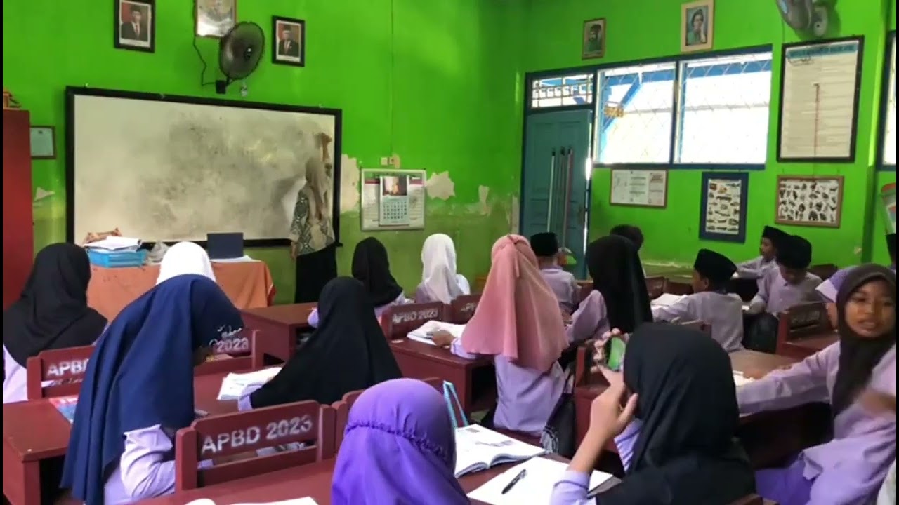 Video Teaching at the Right Level (TaRL)