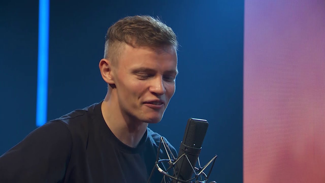 Raske Drenge perform Skr&iacute;msli&eth; from 