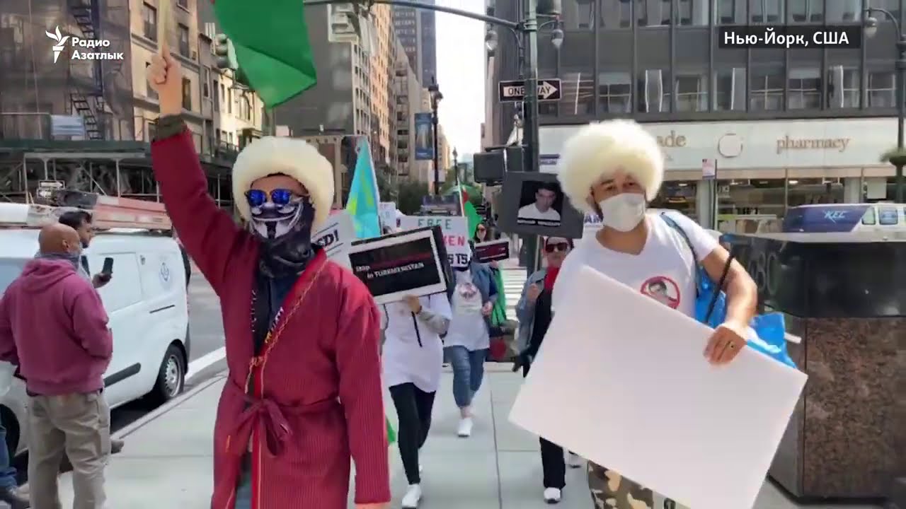 Нью-Йорк: туркменский протест против Бердымухамедова перед ООН, флешмоб на Таймс-сквер