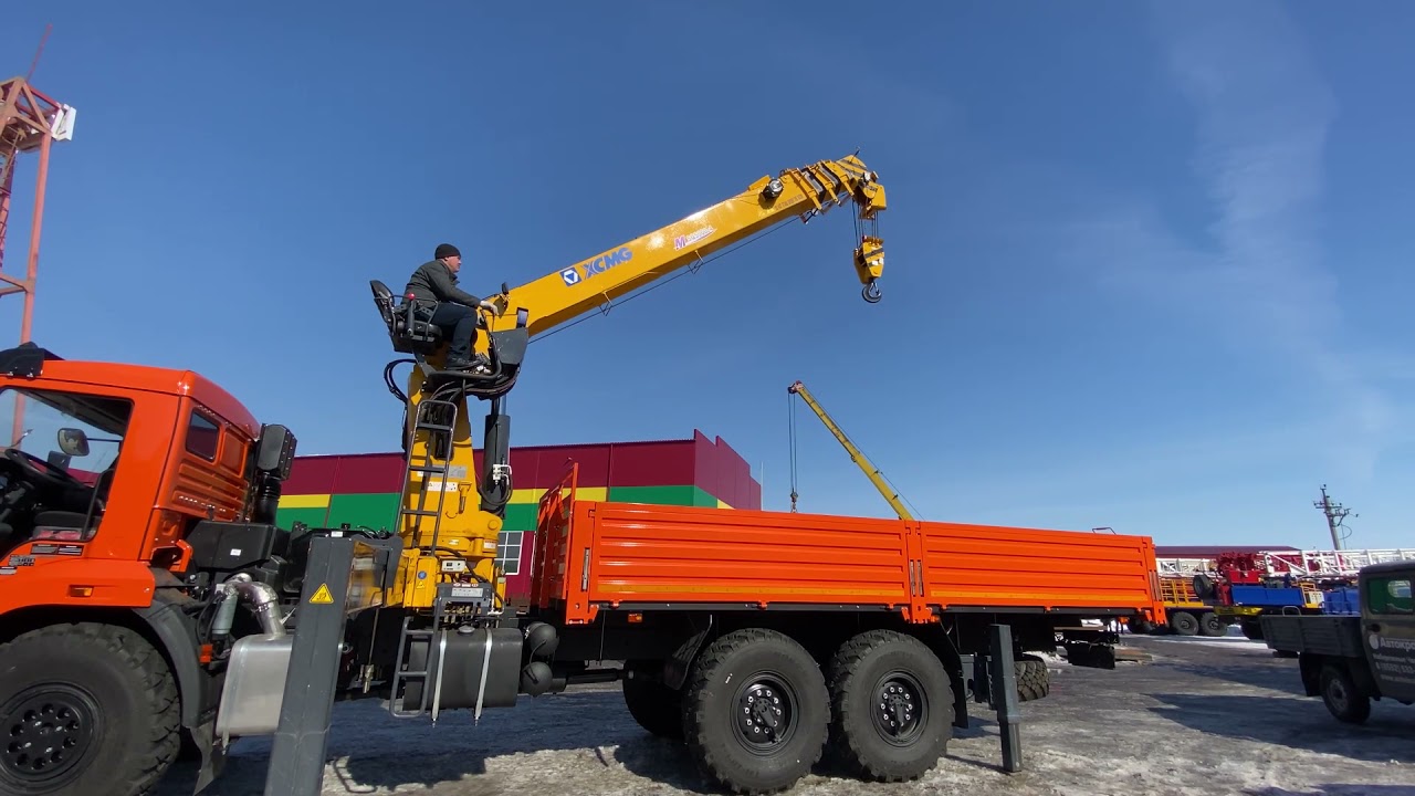 Камаз 43118 вездеход, с установкой КМУ XCMG SQS 300-4 г/п 12т.