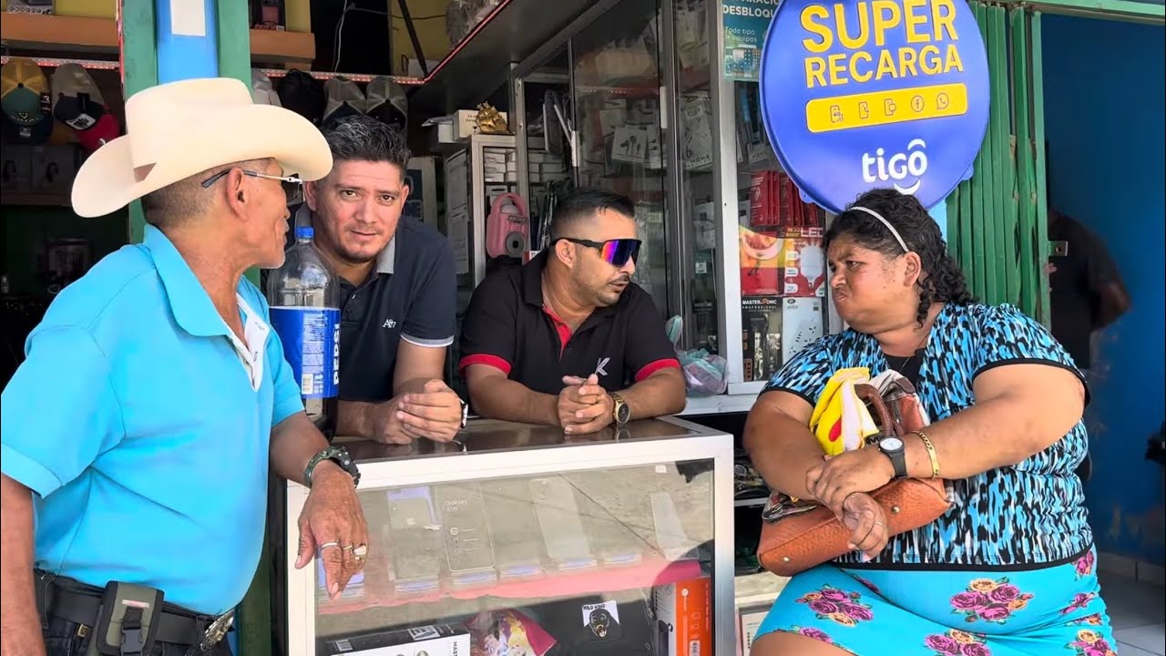 Tío Maco Comprándole un Teléfono a Angie Mire Usted Esto se Descontrolo..😂😂