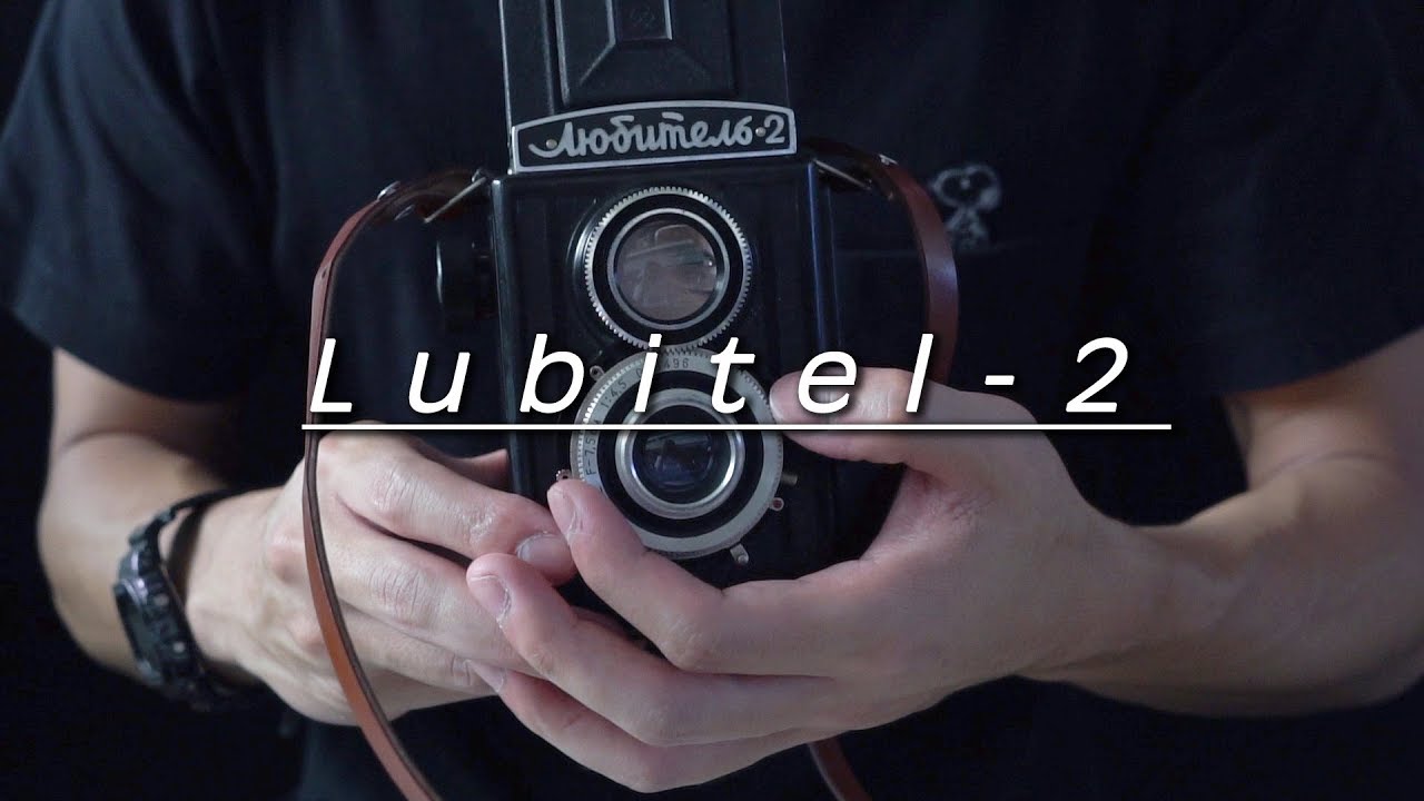 Tim fiddles with a Lubitel 2 | Test Roll