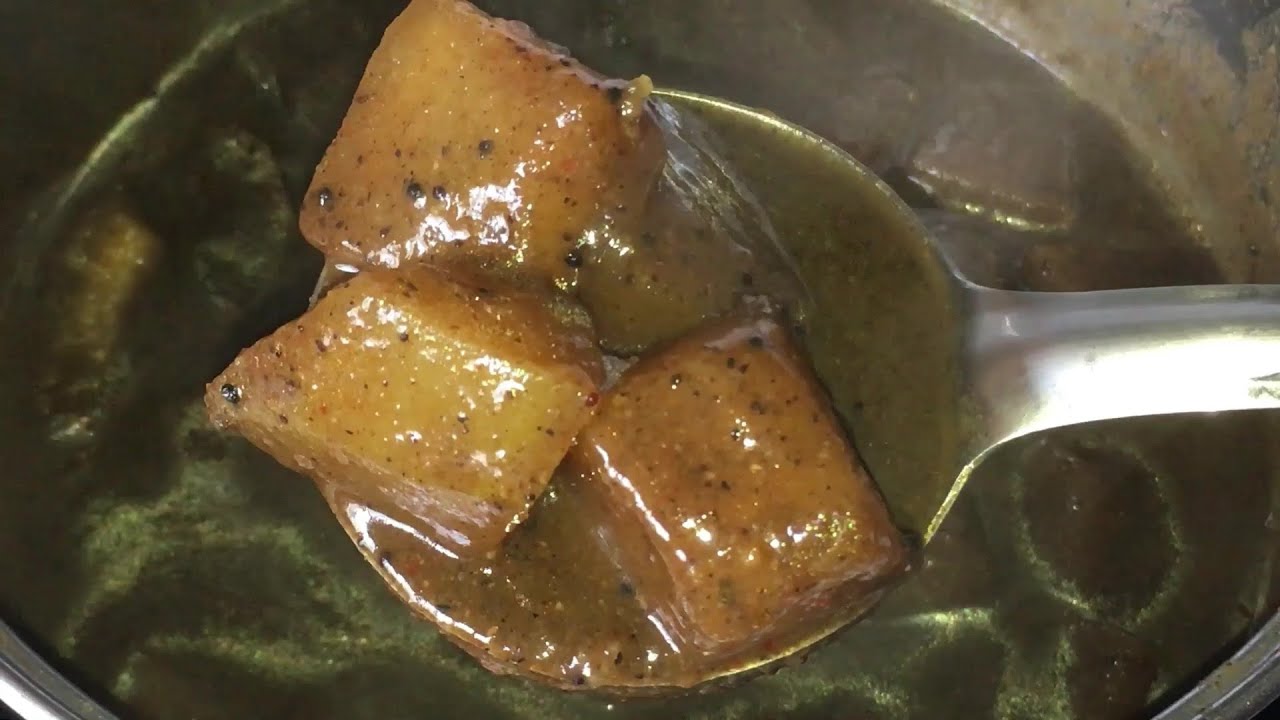 Kuvale Puli Koddel | Sweet & spicy Ash gourd Curry | Konkani Recipe