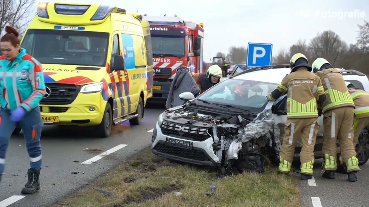 Flinke ravage na ongeval op N334 bij Belt Schutsloot