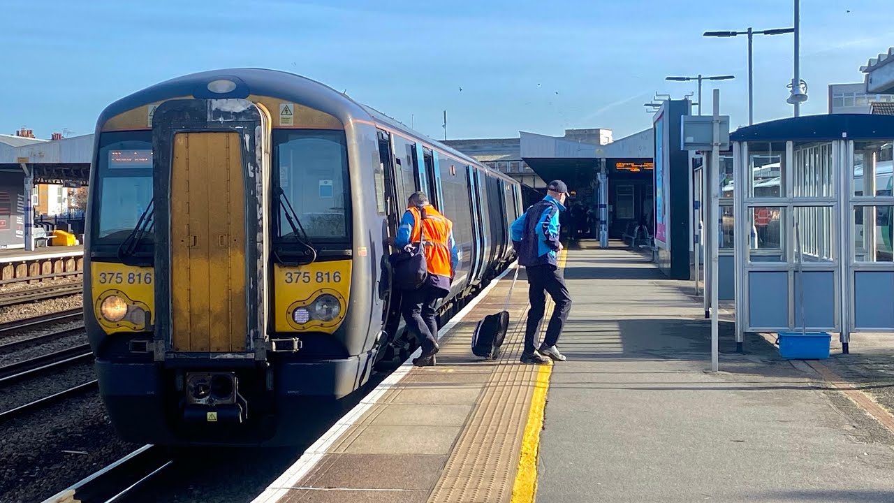 Trains at: Tonbridge | SEML | 1/2/24