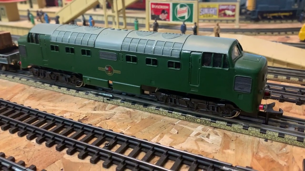 Hornby Co-Co Diesel Freight Train