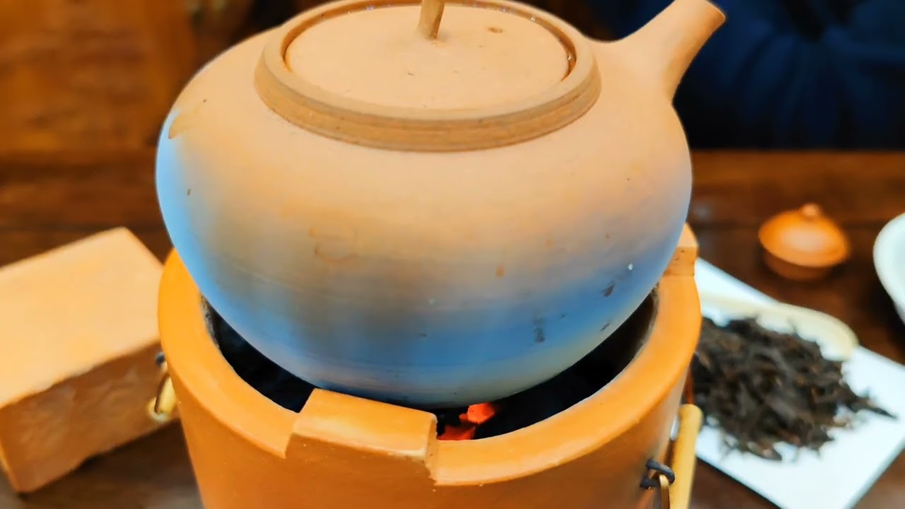 体验传统茶道潮汕工夫茶，用老茶具泡老茶，喝八十年代真枞水仙！