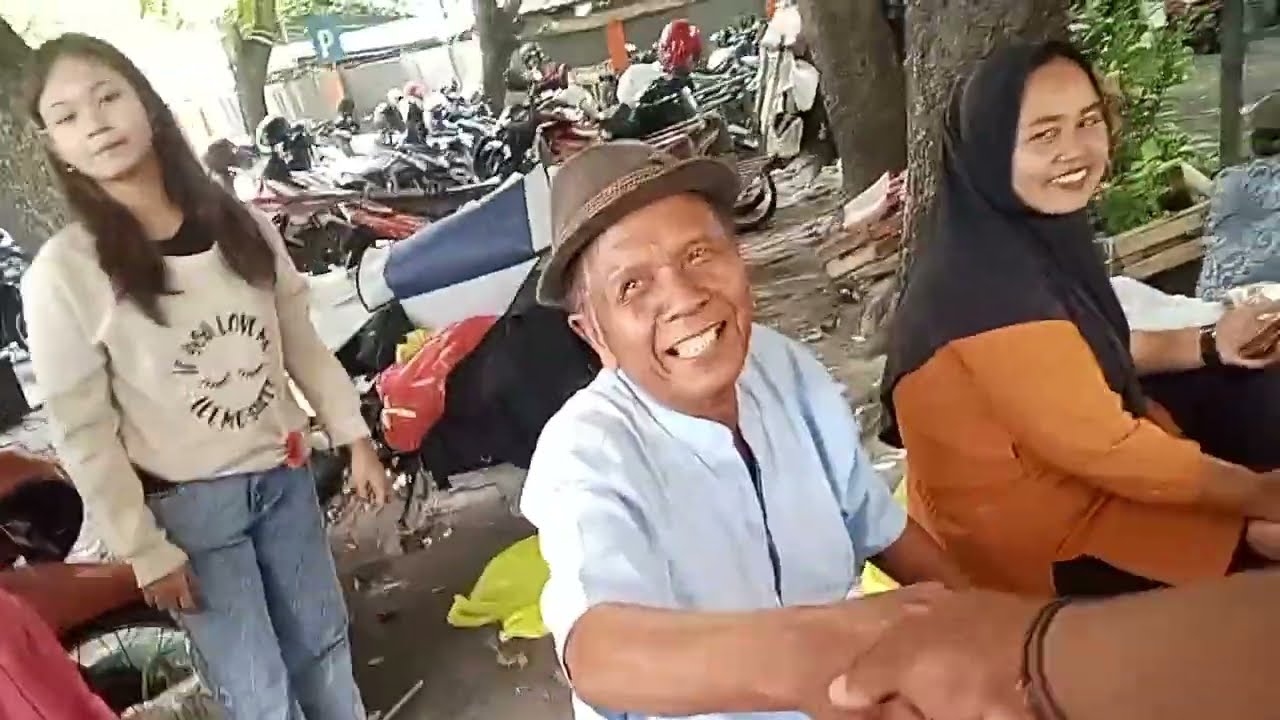 Di ajak lek Kus beli bok montor