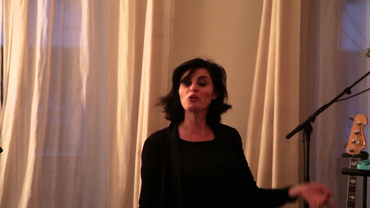 Sandrine Sarroche - La Parisienne (Live)