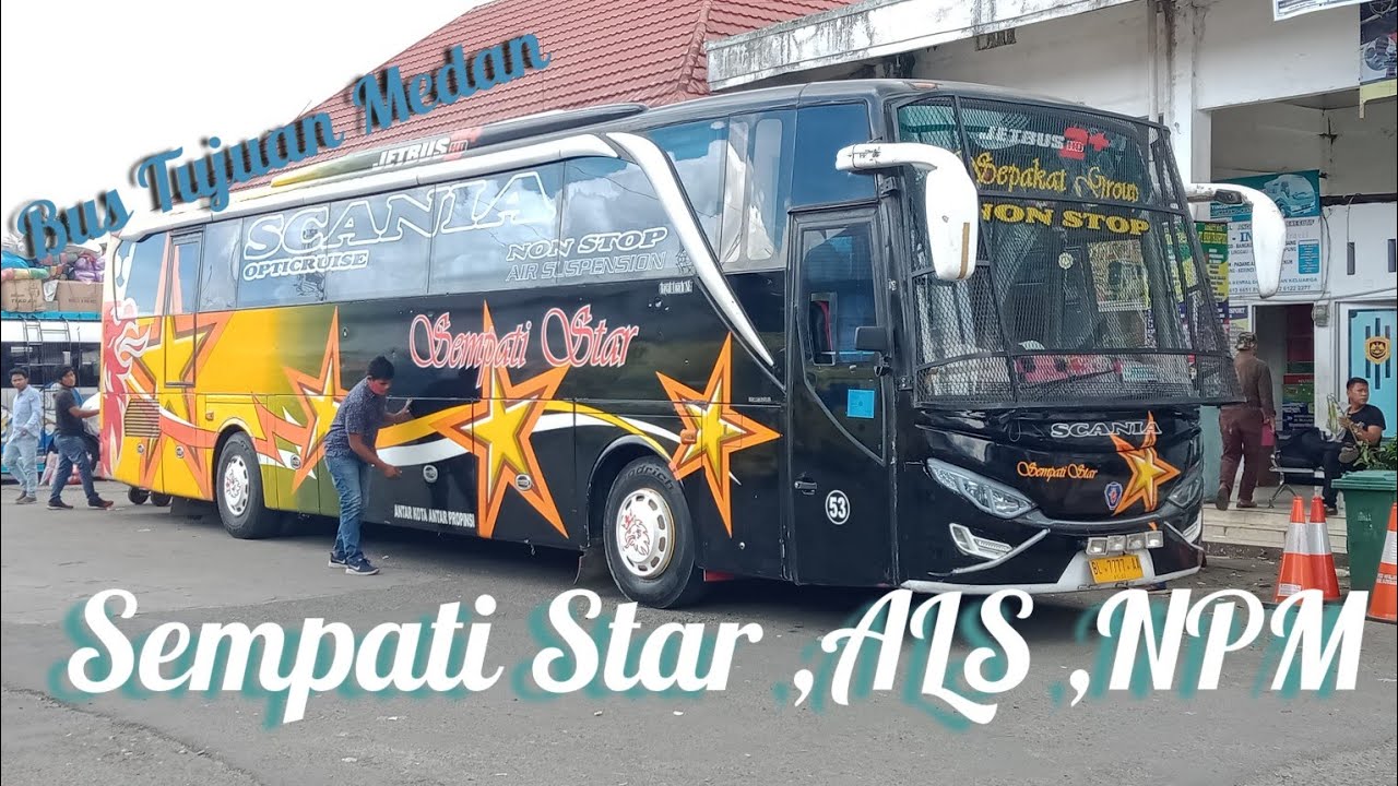 BUS TUJUAN MEDAN DI TERMINAL AUR KUNING