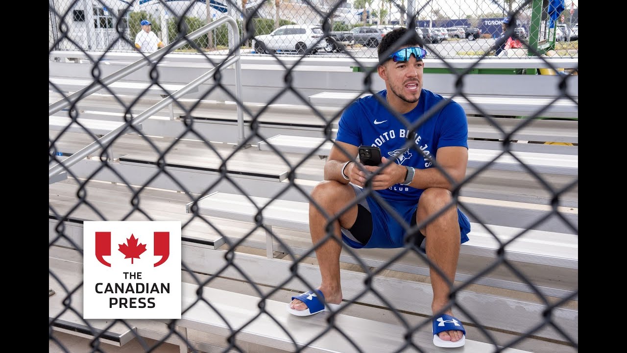 Jose Berrios apologizes to Blue Jays teammates, fans for absence during playoffs