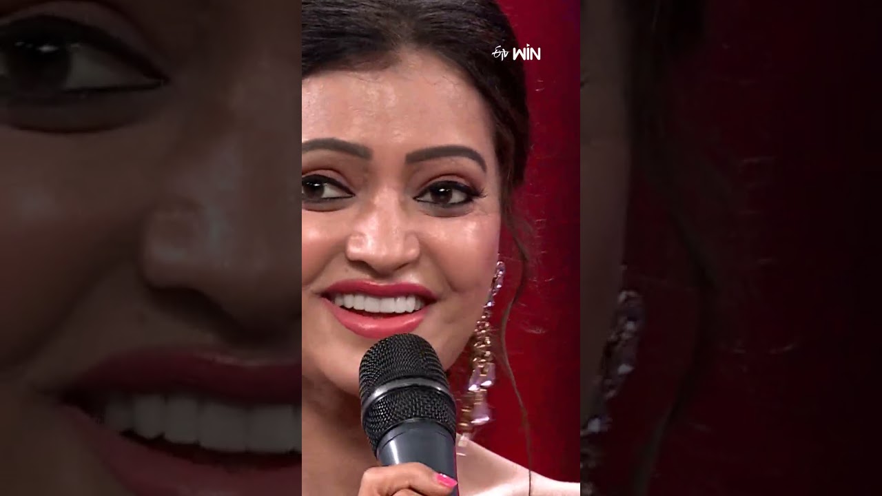 #shorts -Sowmya Rao Comedy Performance #HyperAadi #Rashmi #Indraja #sridevidramacompany #comedyshow
