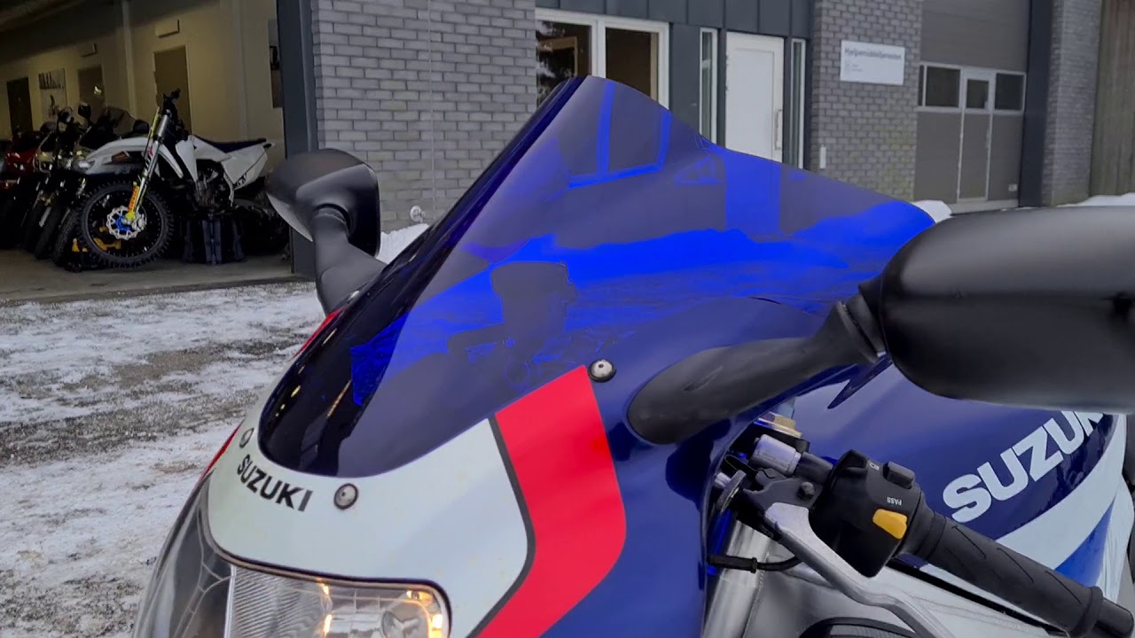 2000 Suzuki GSX-R750 cold engine start and walkaround