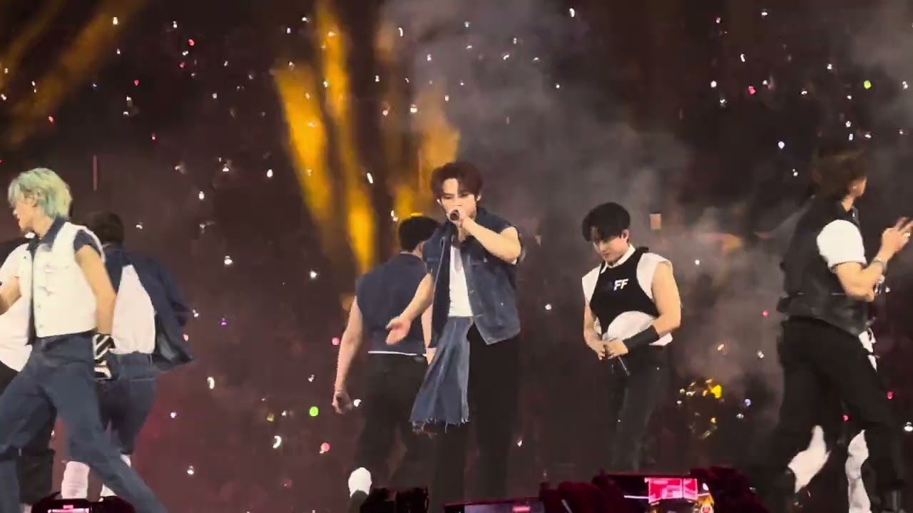 Stray Kids - District 9 fancam at K(POP)CON(VENTION) LA Day 3 8/20/23