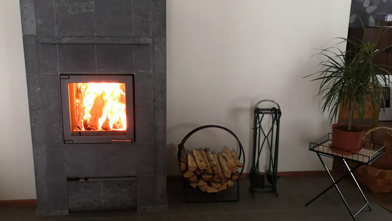 Uusi Mustang puuteline ja takkasetti